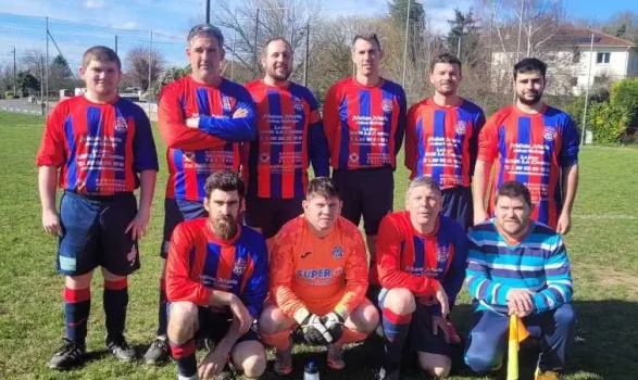 Photo de groupe de l’équipe Senior B de l’ASVHB